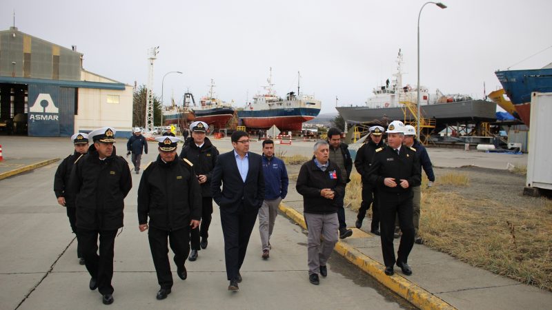 Armada y MOP Magallanes trabajan para abordar mejoramiento de infraestructura portuaria