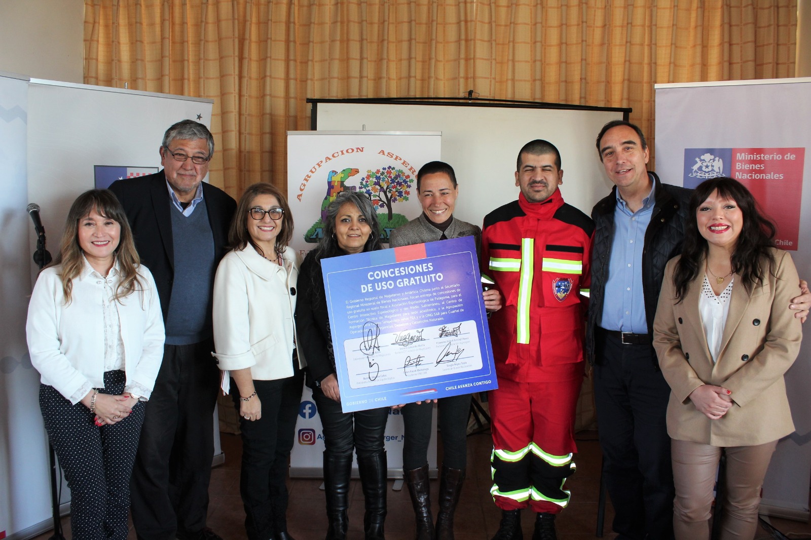 Organizaciones recibieron concesiones gratuitas de suelo fiscal | Buscan dar más seguridad ciudadana, educación, ciencia y salud para Ultima Esperanza