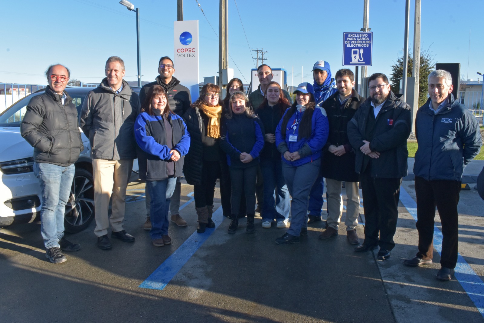 Ministro de Transportes Juan Carlos Muñoz inaugura en Punta Arenas un cargador rápido para vehículos eléctricos
