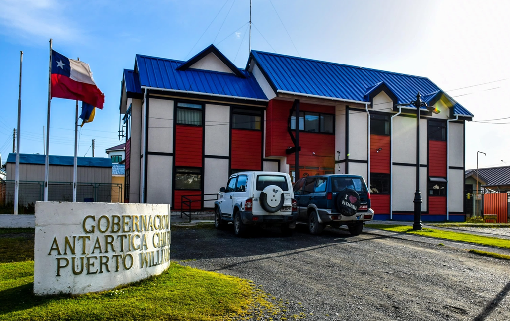 Delegación Provincial Antártica cierra al público debido a emergencia en Puerto Williams