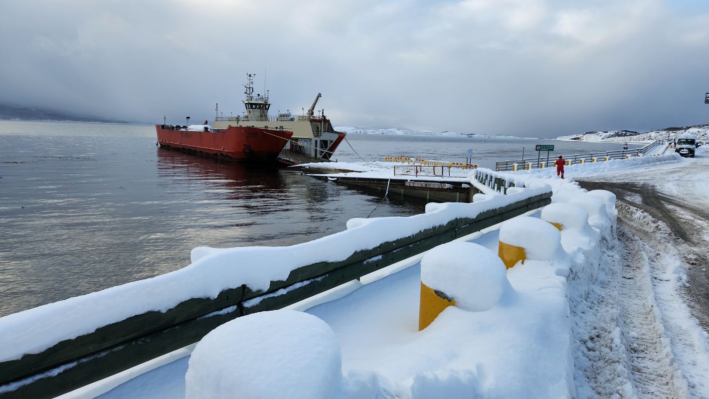 Ferry Yaghan trasladó a Punta Arenas a 37 pasajeros por suspensión de vuelos en Puerto Williams