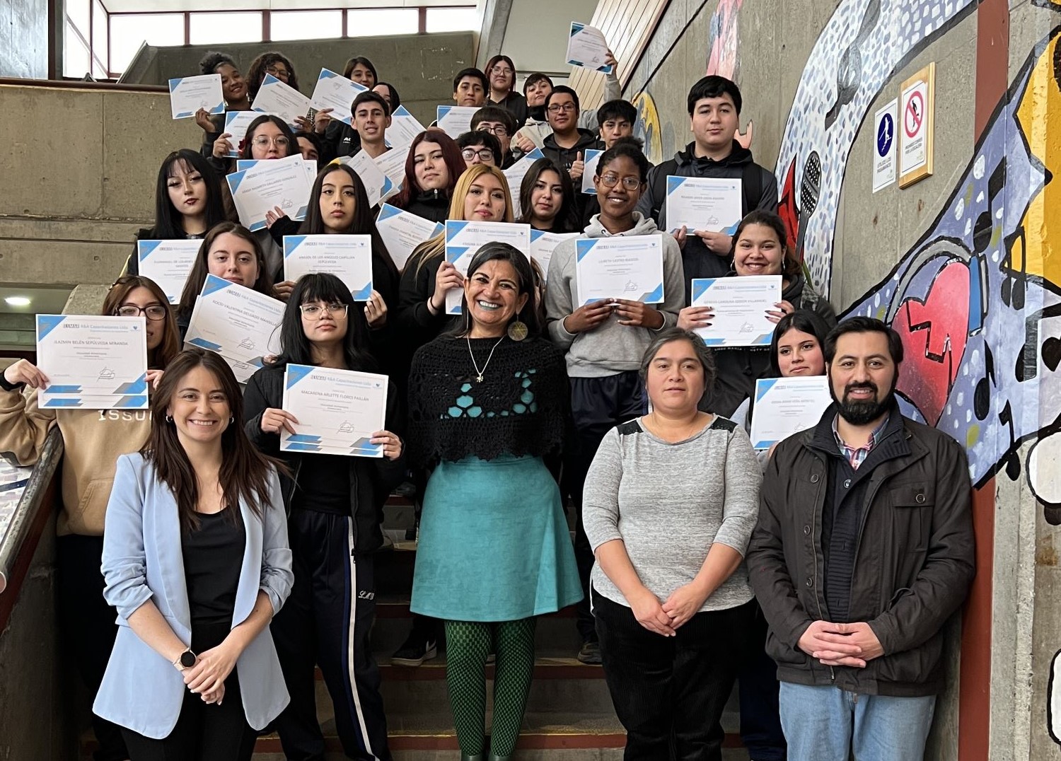 Empresa salmonera Blumar apoya la formación técnica en el Liceo María Behety de Punta Arenas  