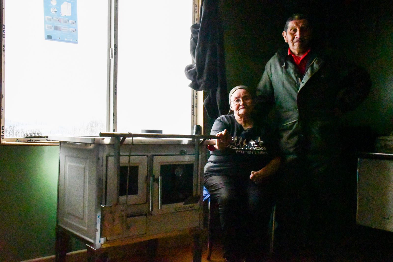 Mujer rural de Isla Navarino tras obtener cocina a leña mediante Fondo Orasmi: “Le agradezco a todas las instituciones que colaboraron para hacer esta entrega”