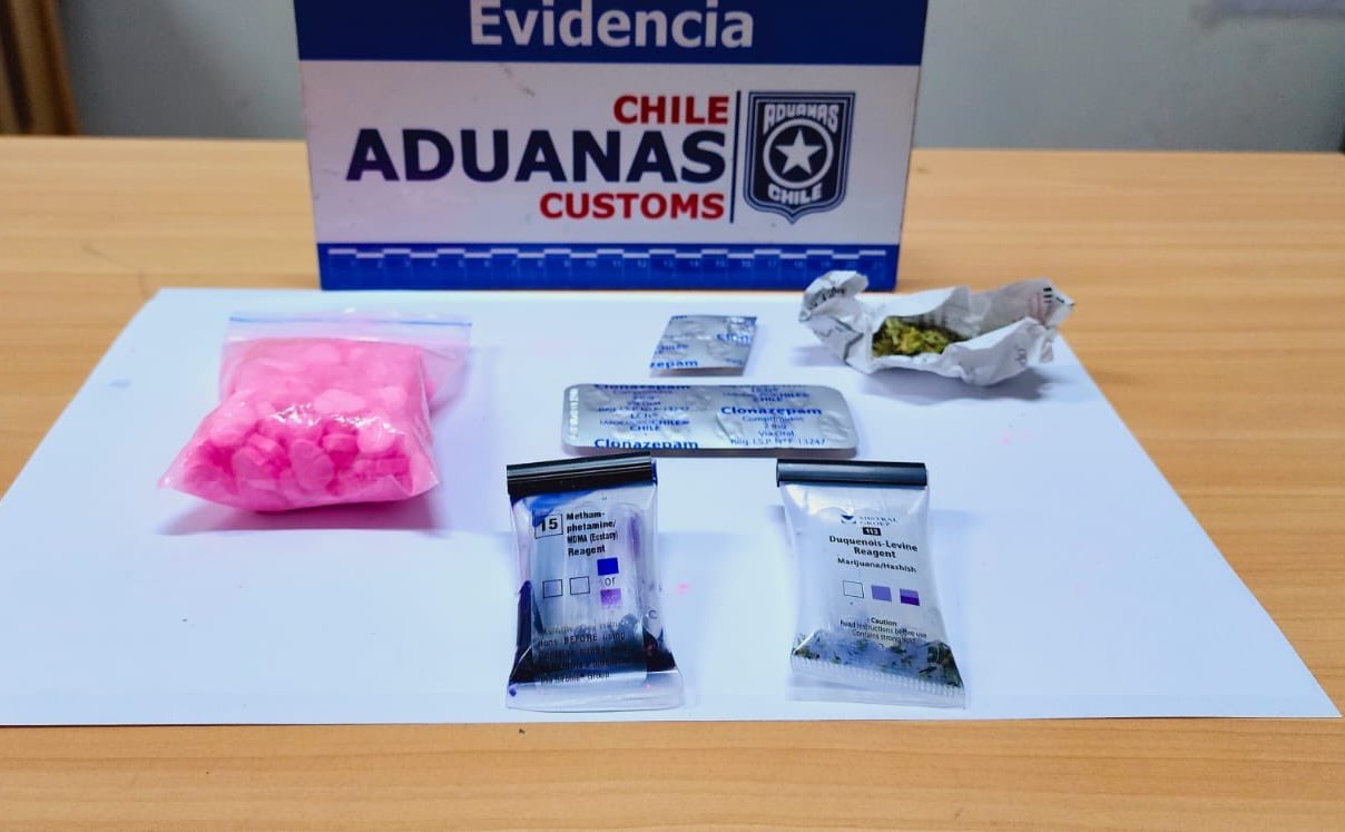 Aduana de Punta Arenas incauta droga en vuelo procedente de Santiago