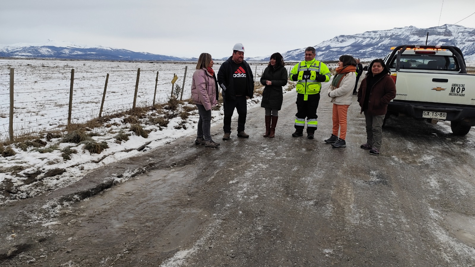 Autoridades verifican situación de caminos en sector Huertos Familiares de Puerto Natales