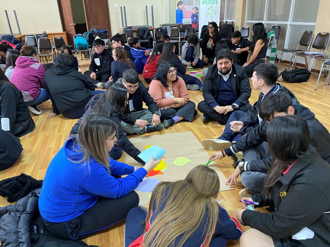 Amplia jornada de reflexión y diálogo realizaron estudiantes de enseñanza básica y media en Punta Arenas