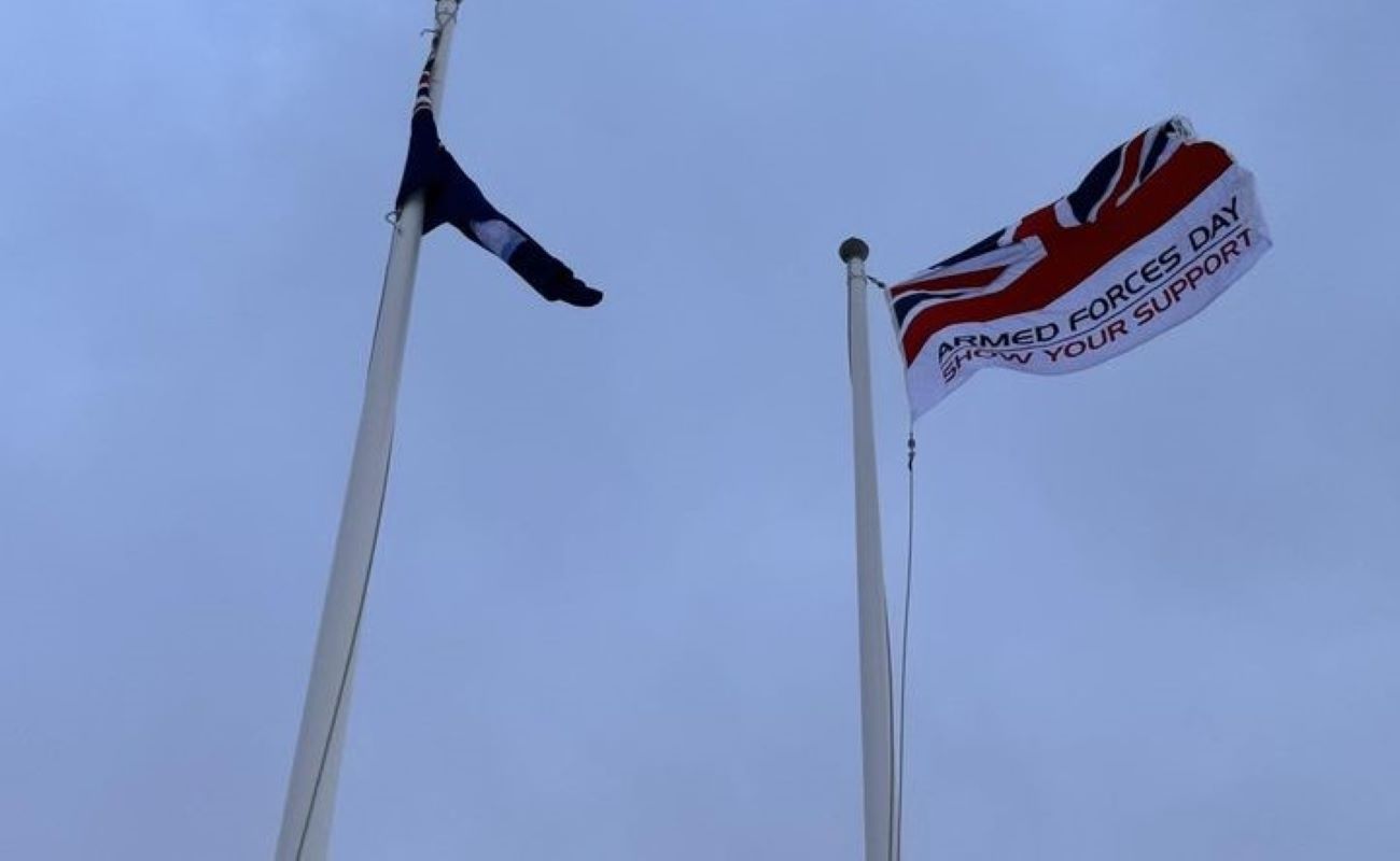 Asamblea Legislativa de islas Falklands conmemoró día de las Fuerzas Armadas