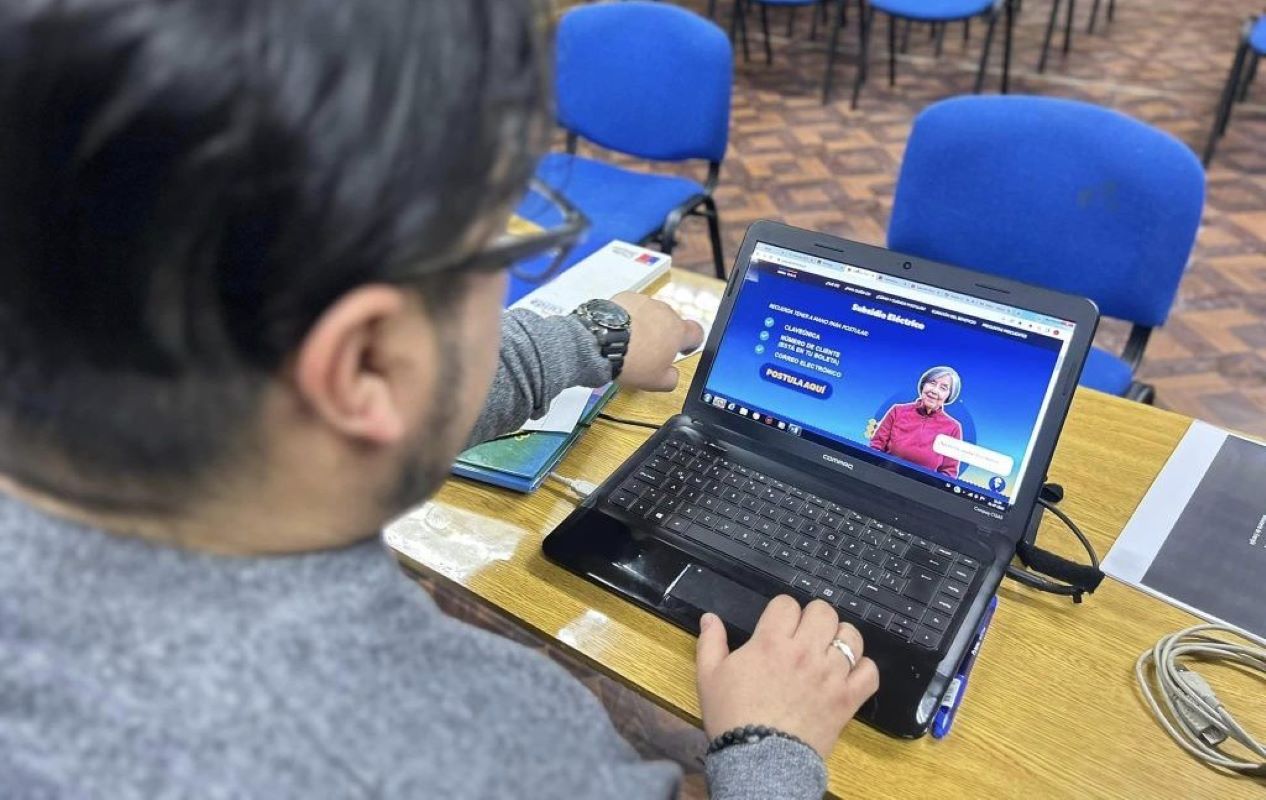 Municipalidad de Puerto Natales dispuso puntos de atención para ayudar a los vecinos en la postulación al nuevo Subsidio Eléctrico 