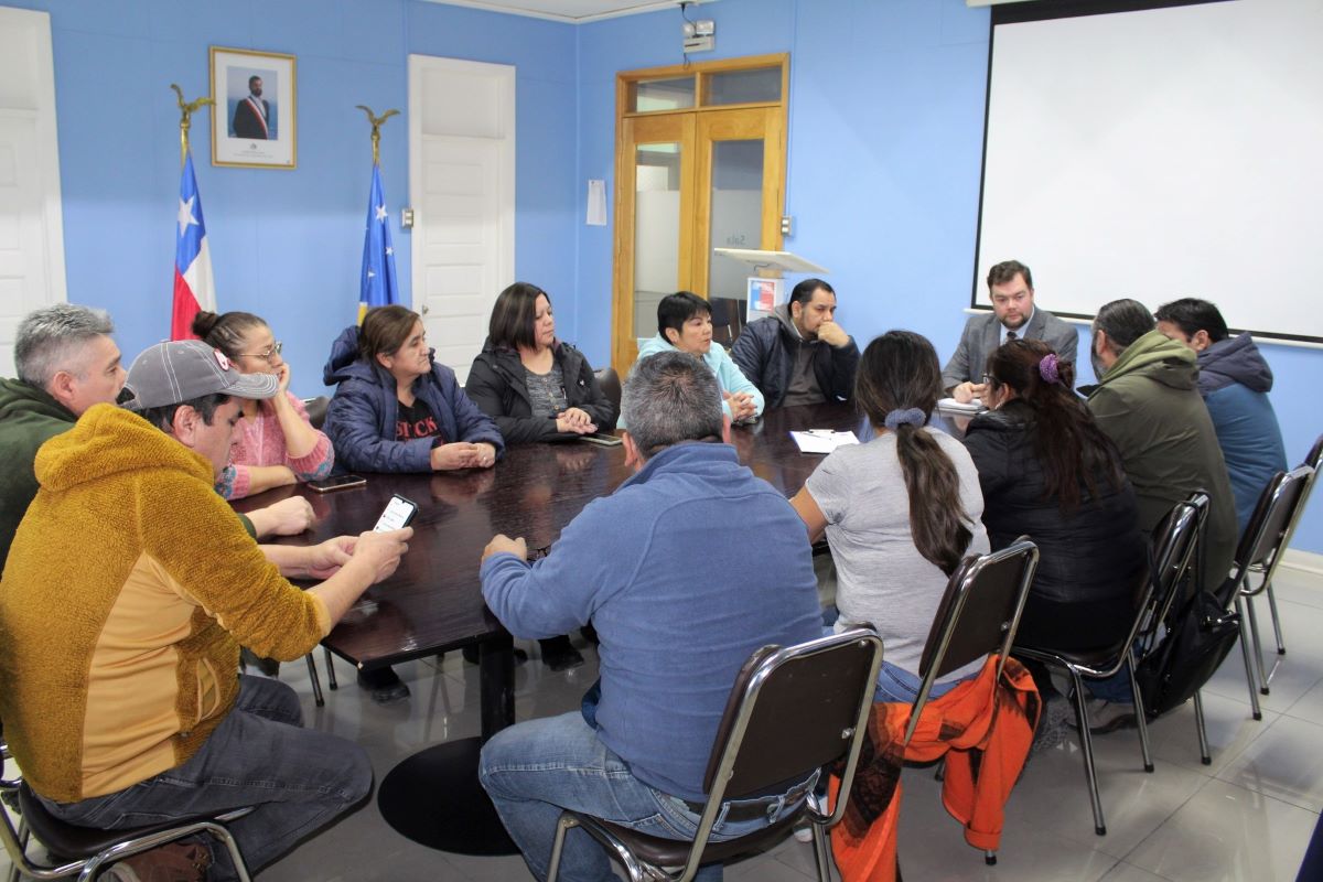 Gremios de la pesca artesanal de UItima Esperanza se reúnen con el Delegado Guillermo Ruiz