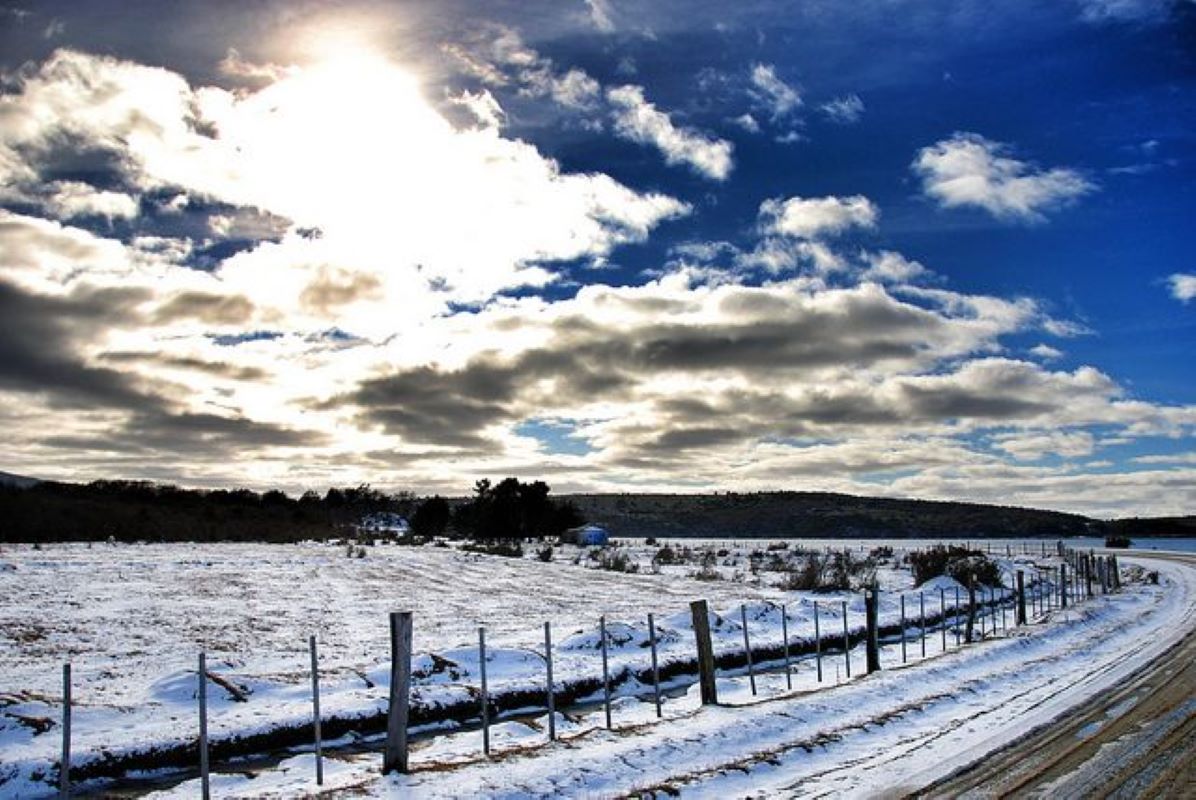 Chubascos de nieve, bajas temperaturas y vientos hasta 80 kmh se pronostican hoy domingo 28 de julio en Magallanes