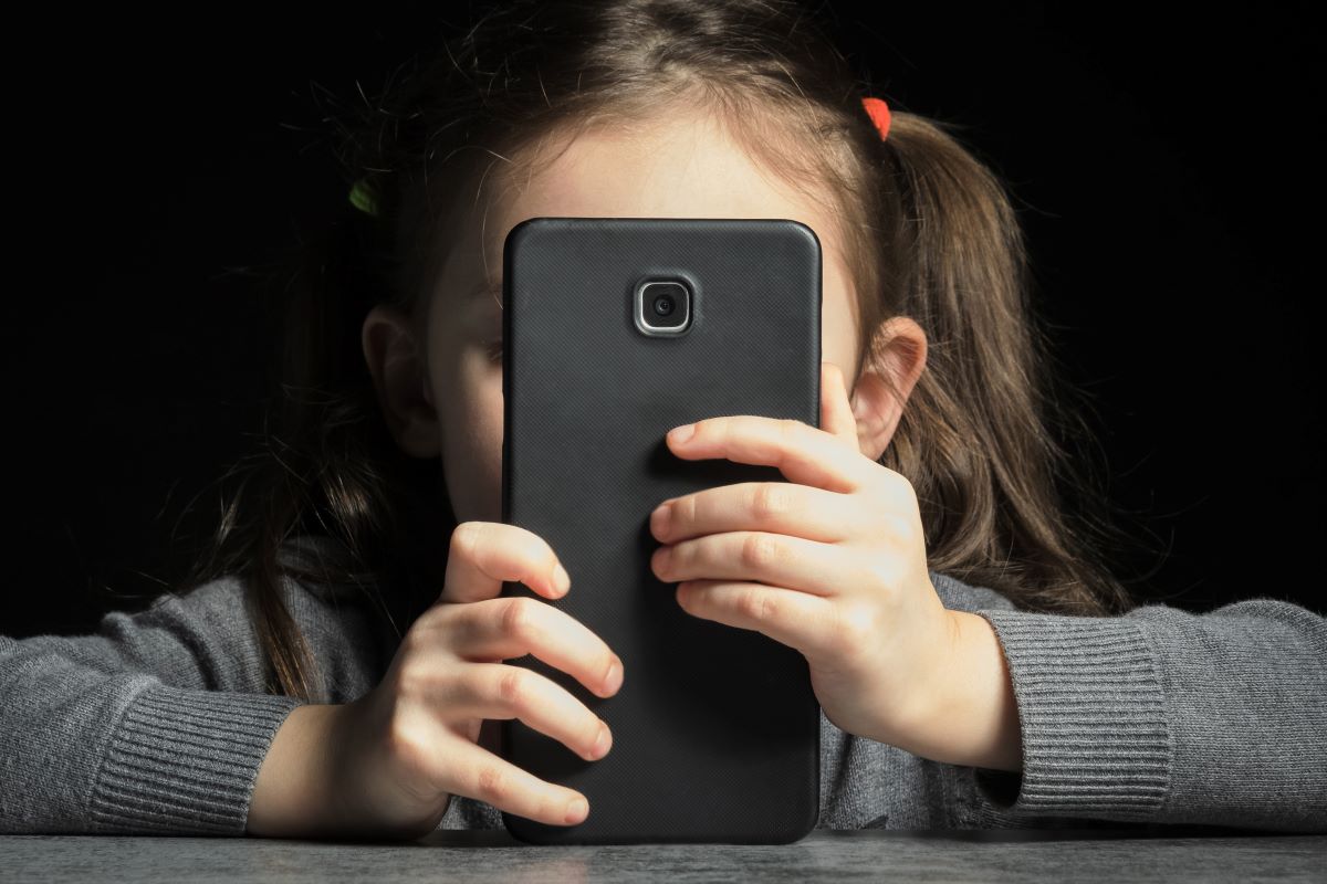 Tecnología en manos pequeñas y su impacto en el desarrollo infantil | Lorena Luna Velasco | Opinión