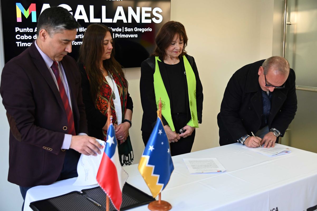Convenio favorece transporte de estudiantes con discapacidad del SLEP Magallanes en Puerto Natales 