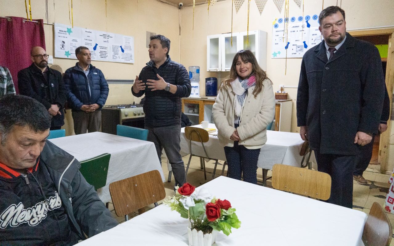 SEREMI de Desarrollo Social visita Albergue Municipal y Villa Dorotea en Puerto Natales