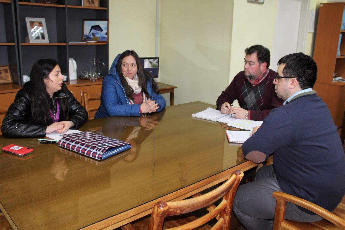 Distintos servicios y organizaciones sociales de Ultima Esperanza se reúnen con el Delegado Provincial Guillermo Ruiz
