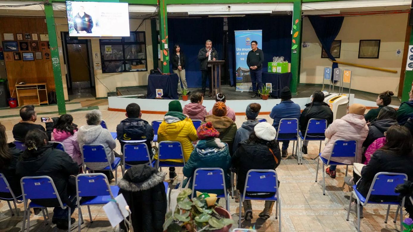 Municipalidad de Cabo de Hornos participó en lanzamiento del Programa Puerta a Puerta