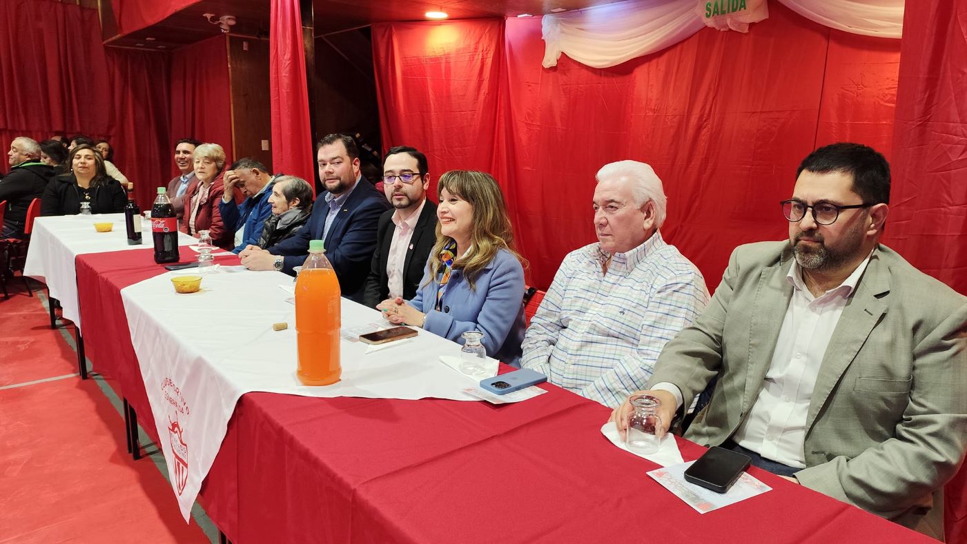 104 años cumplió el Club Esmeralda de Puerto Natales