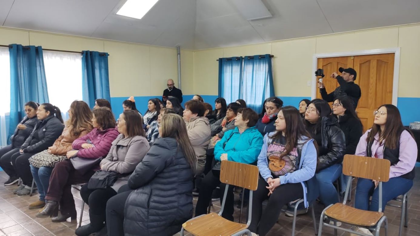 SEREMI de Desarrollo Social y Municipio realizaron diálogo participativo social en la comuna de Puerto Natales