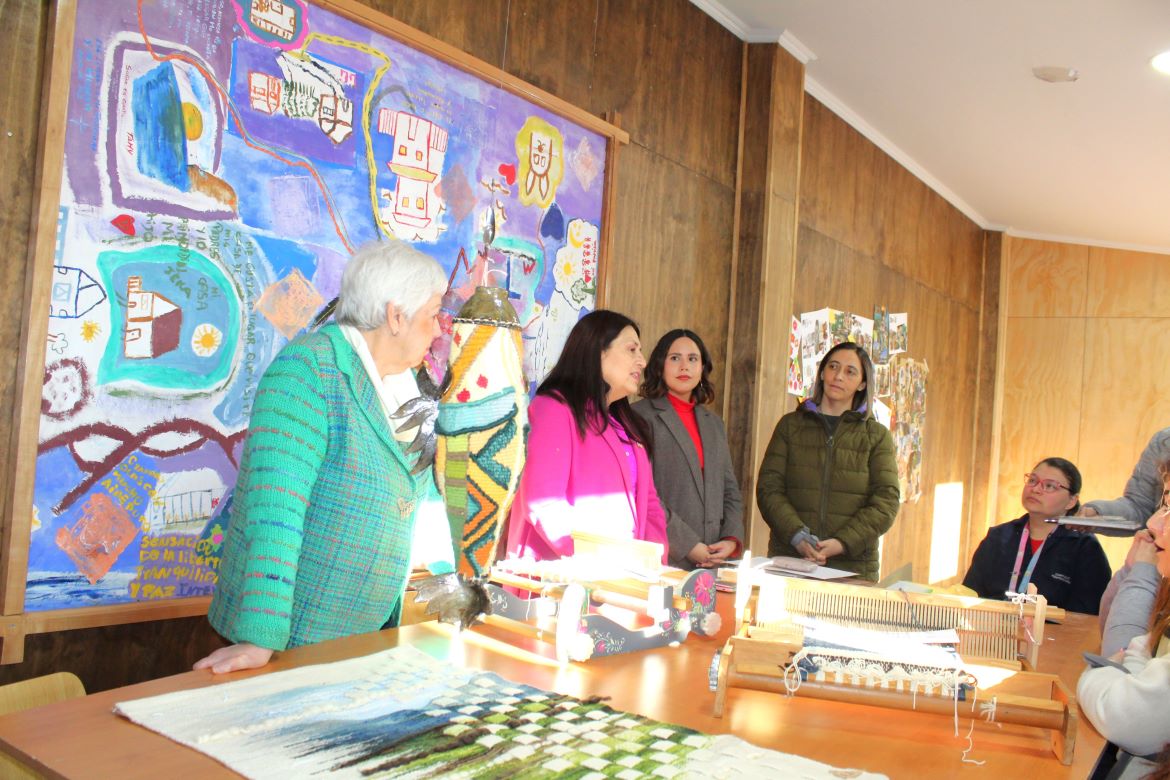 Arte y tejido para la reinserción social de mujeres en el Centro Penitenciario de Punta Arenas