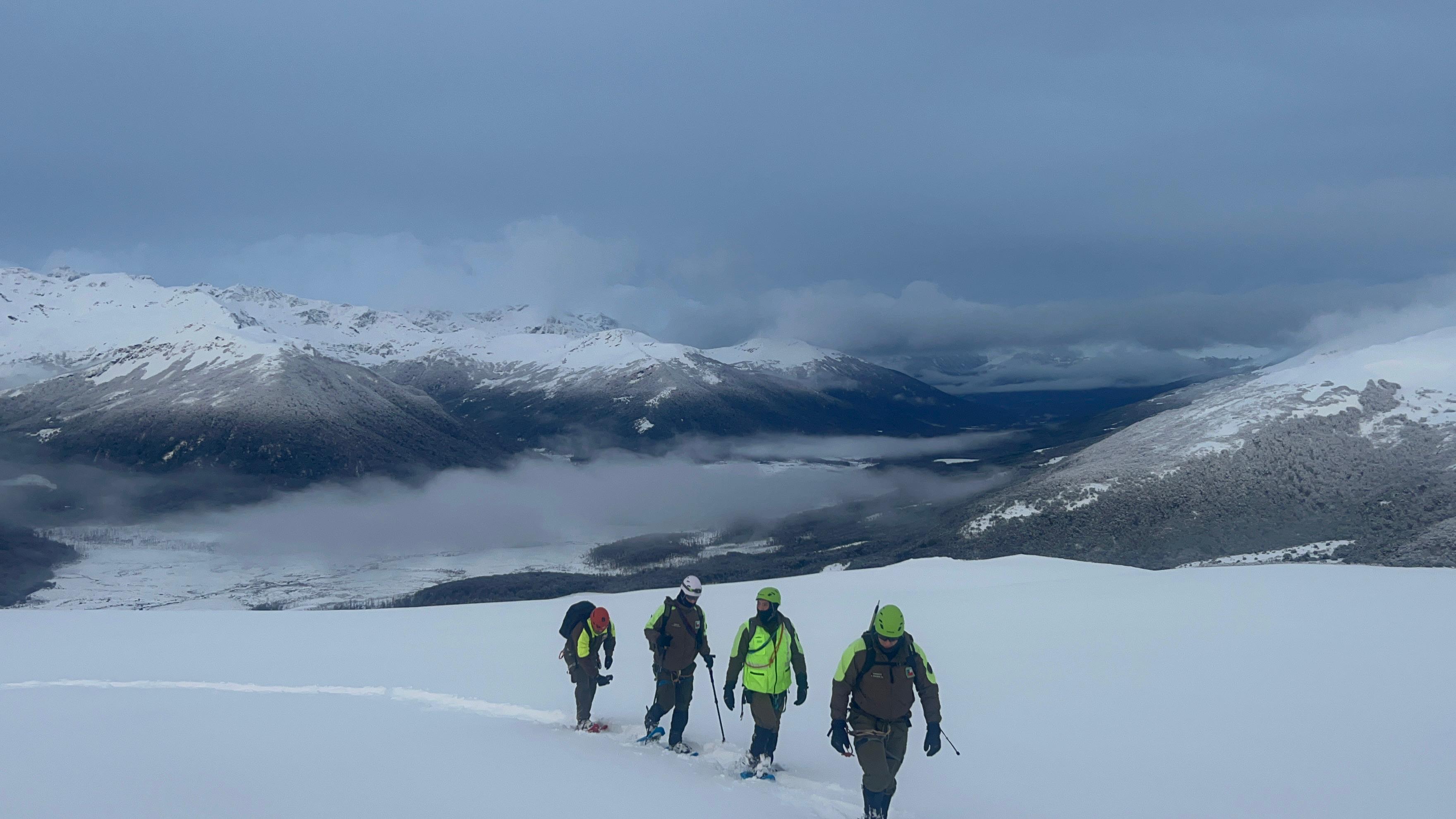 Un perfeccionamiento necesario | Carabineros realiza importante ejercicio técnico de alta montaña en Tierra del Fuego
