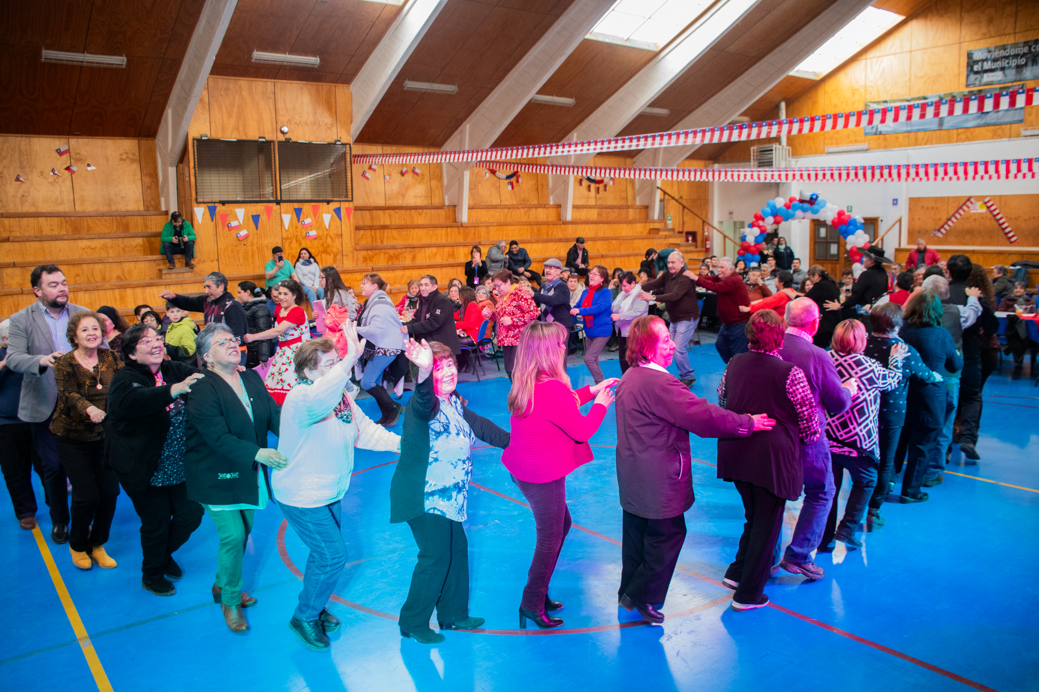 «Gran Fonda de los Grandes» se realizó en Puerto Natales