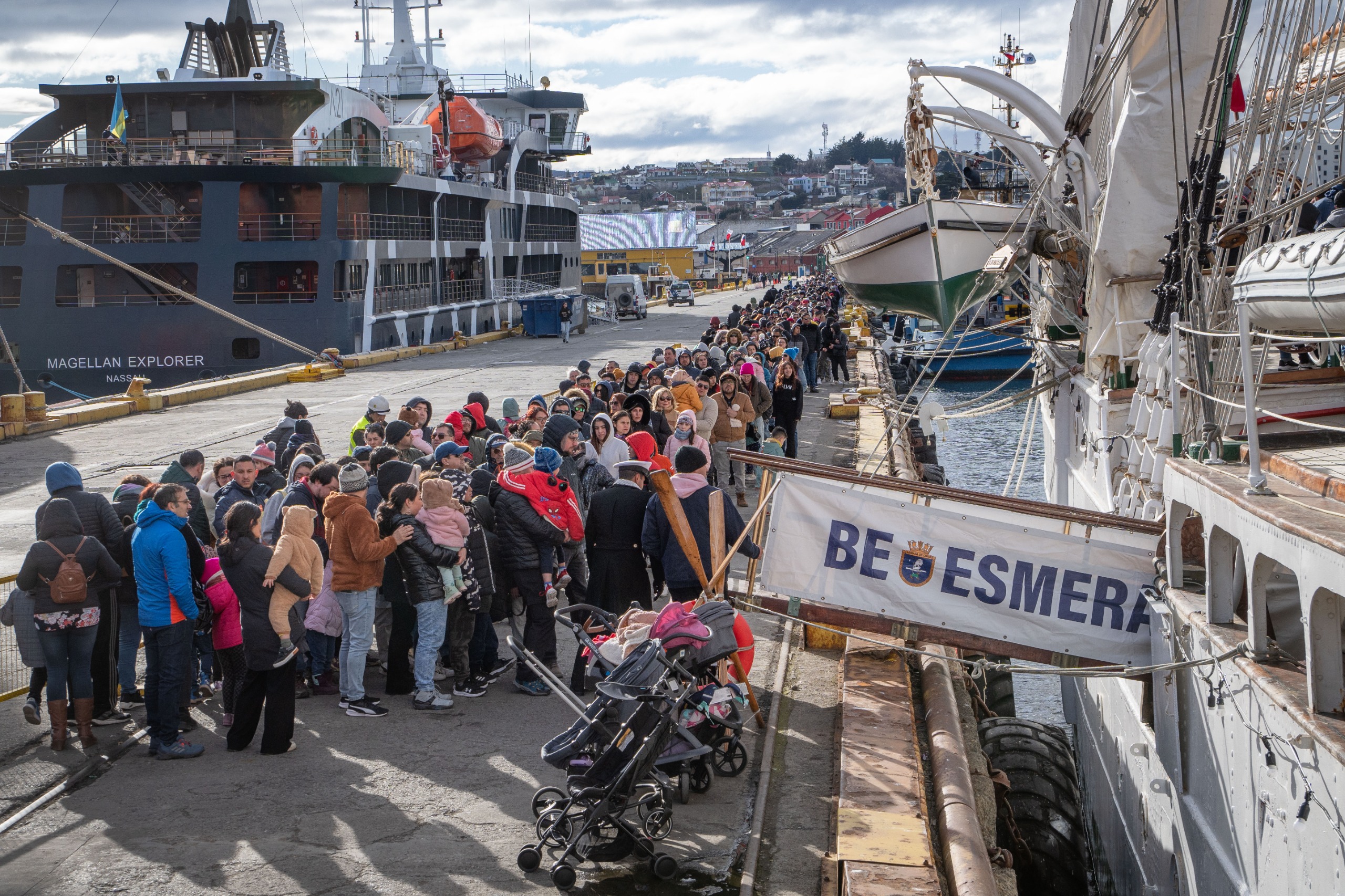 Buque Escuela Esmeralda concluye visita a Magallanes con récord de público visitante