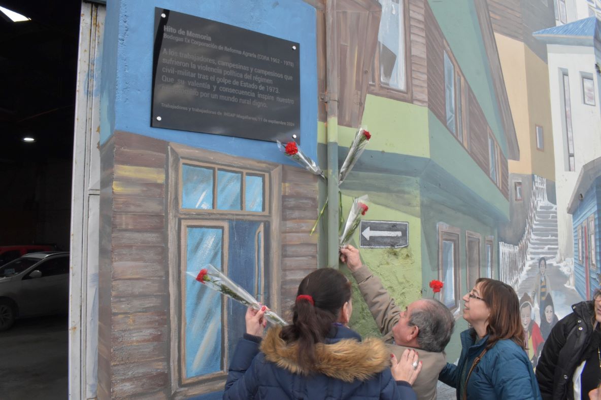 Reconocen a ex funcionario de INDAP y presentan placa en homenaje a campesinos y trabajadores del agro