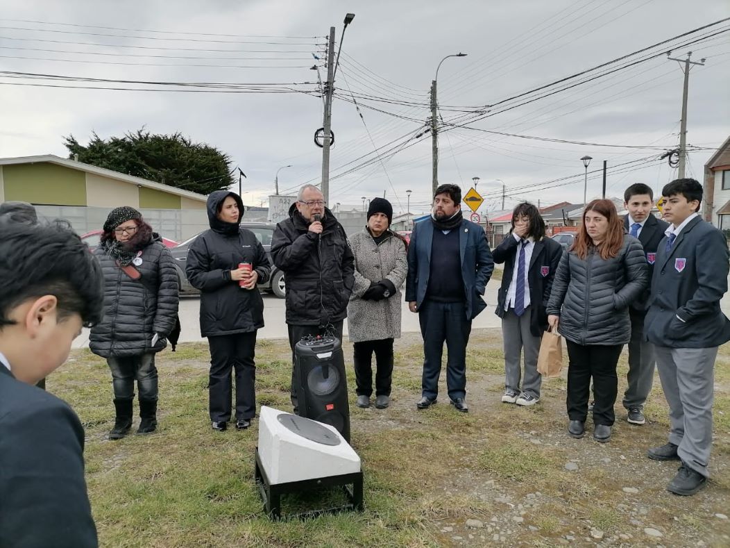 Estudiantes del Liceo Sara Braun participaron en Ruta de la Memoria efectuada en Punta Arenas