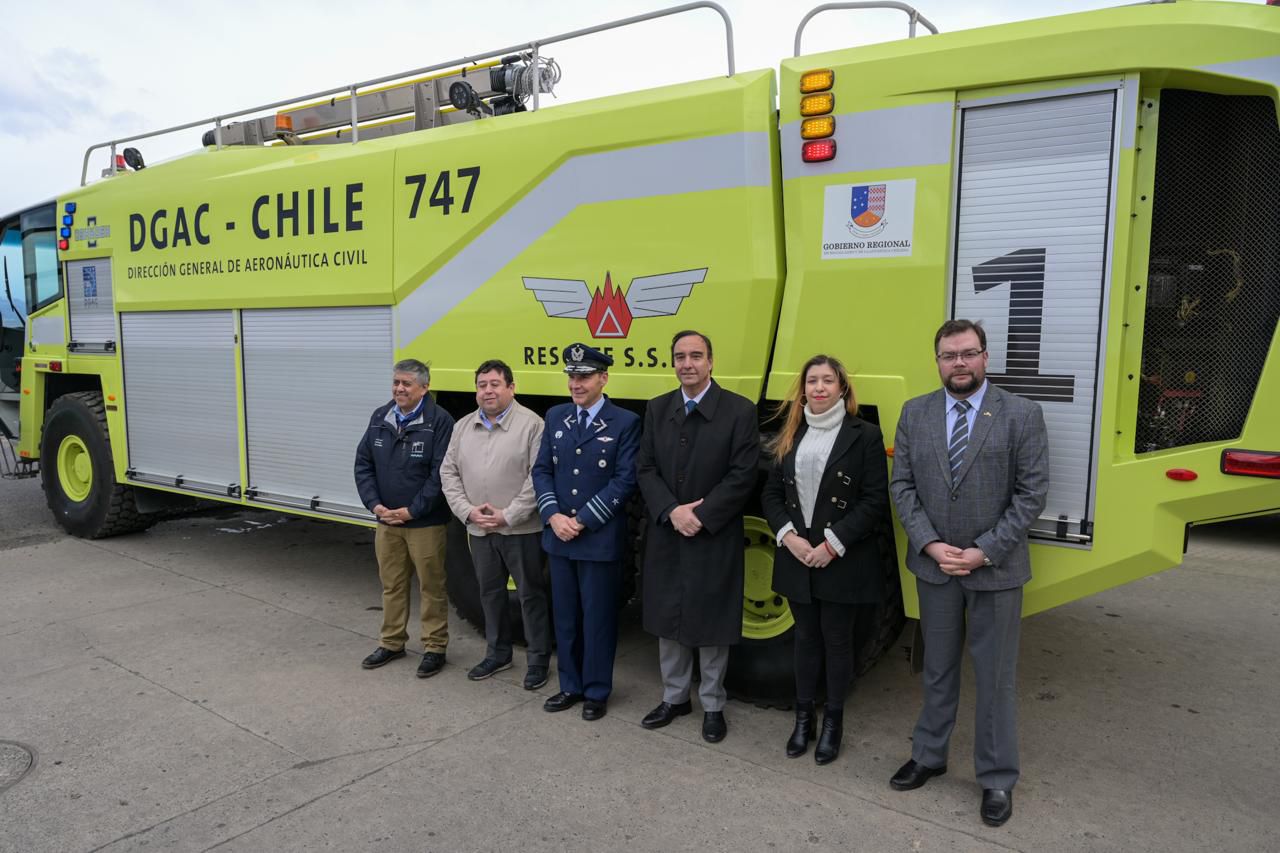 Presentan nuevo carro para el Servicio de Salvamento y Extinción de Incendios del Aeródromo de Puerto Natales