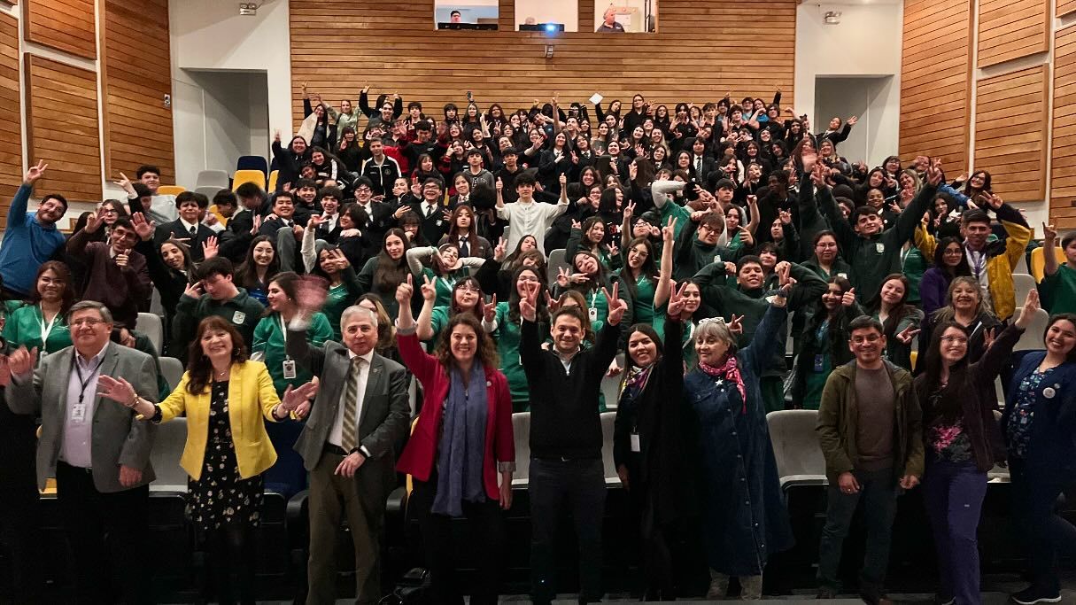 Estudiantes de cinco Liceos de Punta Arenas participaron en Taller sobre ACV