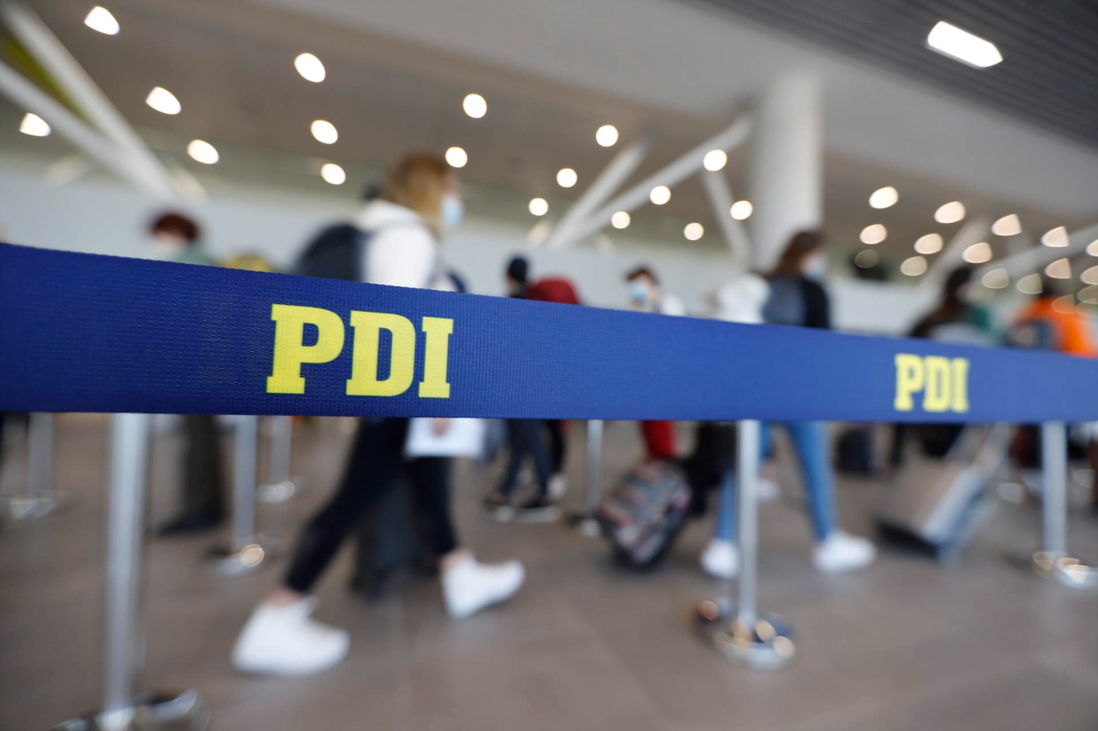 PDI Punta Arenas detuvo a dos extranjeros -colombiano y venezolana- con permisos de trabajo falsificados