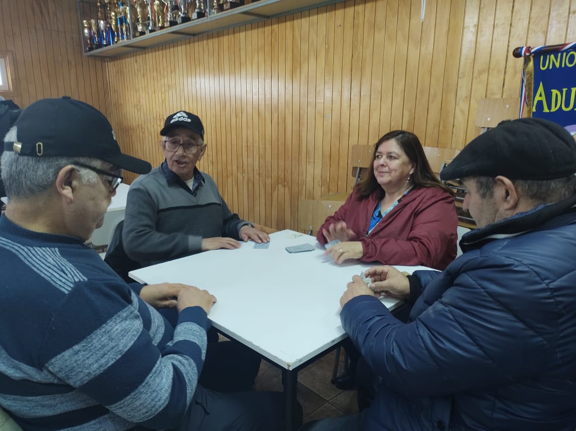 Con «quiero vale cuatro» y con muchos «envidos» se realizó Campeonato de truco de los Grandes en Puerto Natales