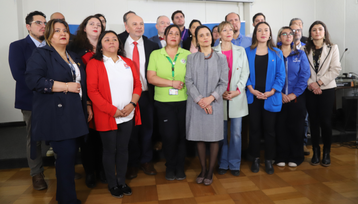 Hospitales quebrados: Colegio Médico, gremios y autoridades exigen recursos al Gobierno que permitan ahora a Hospitales seguir funcionando