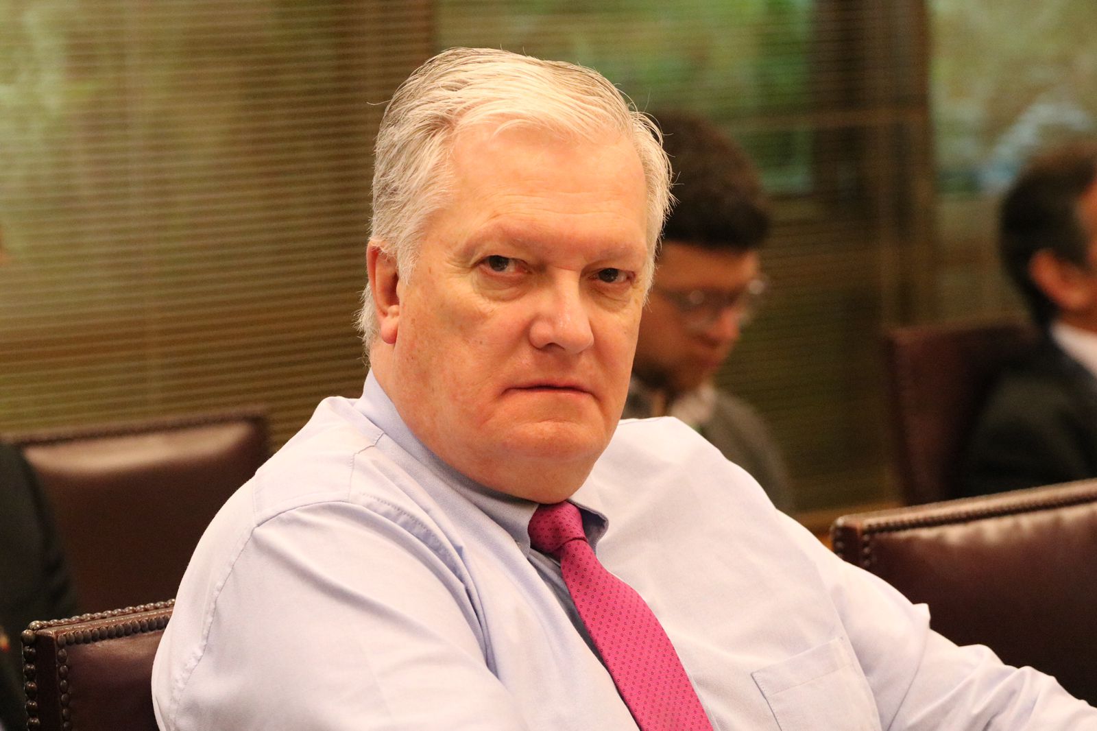 Senador Kusanovic cuestiona dichos centralistas de la presidenta nacional del Colegio Médico y llamó a gestionar medidas concretas para reducir las listas de espera
