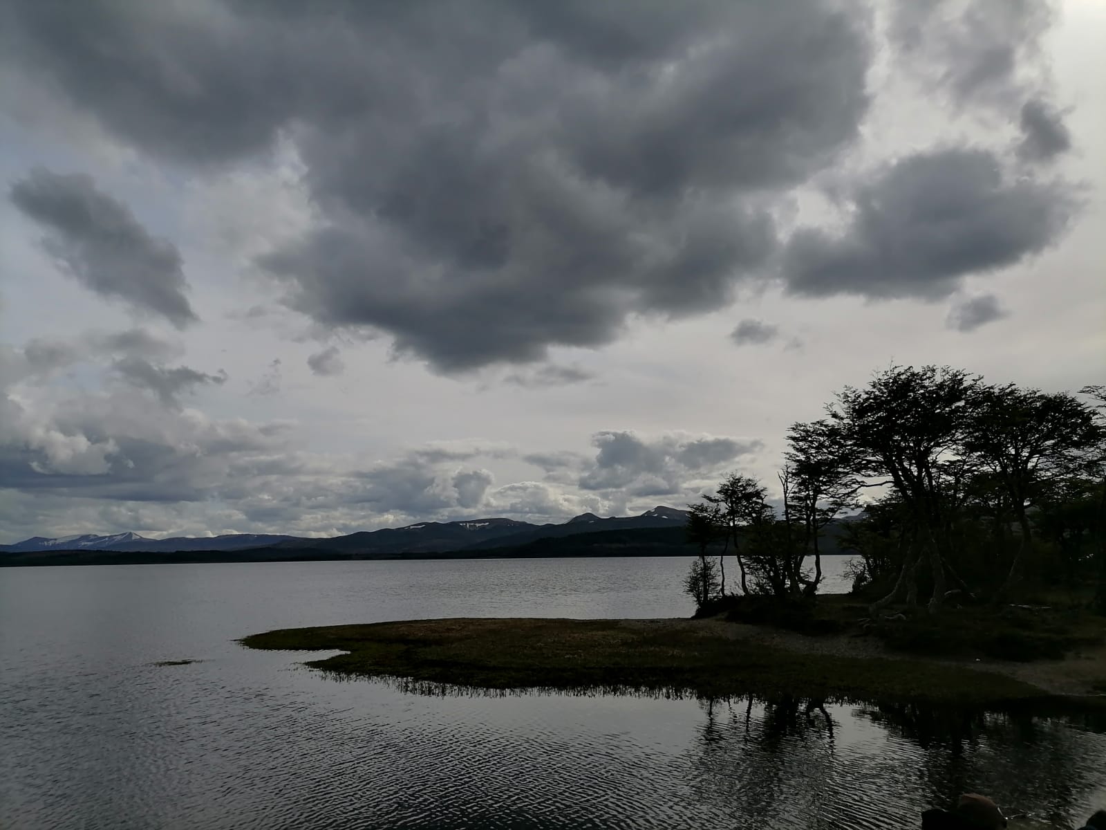 Chubascos de lluvia y vientos hasta 80 kilómetros por hora se pronostican este viernes en Magallanes