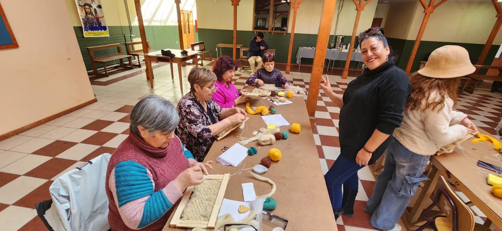 Expo Feria Artesanal de Identidades se realiza en Puerto Natales