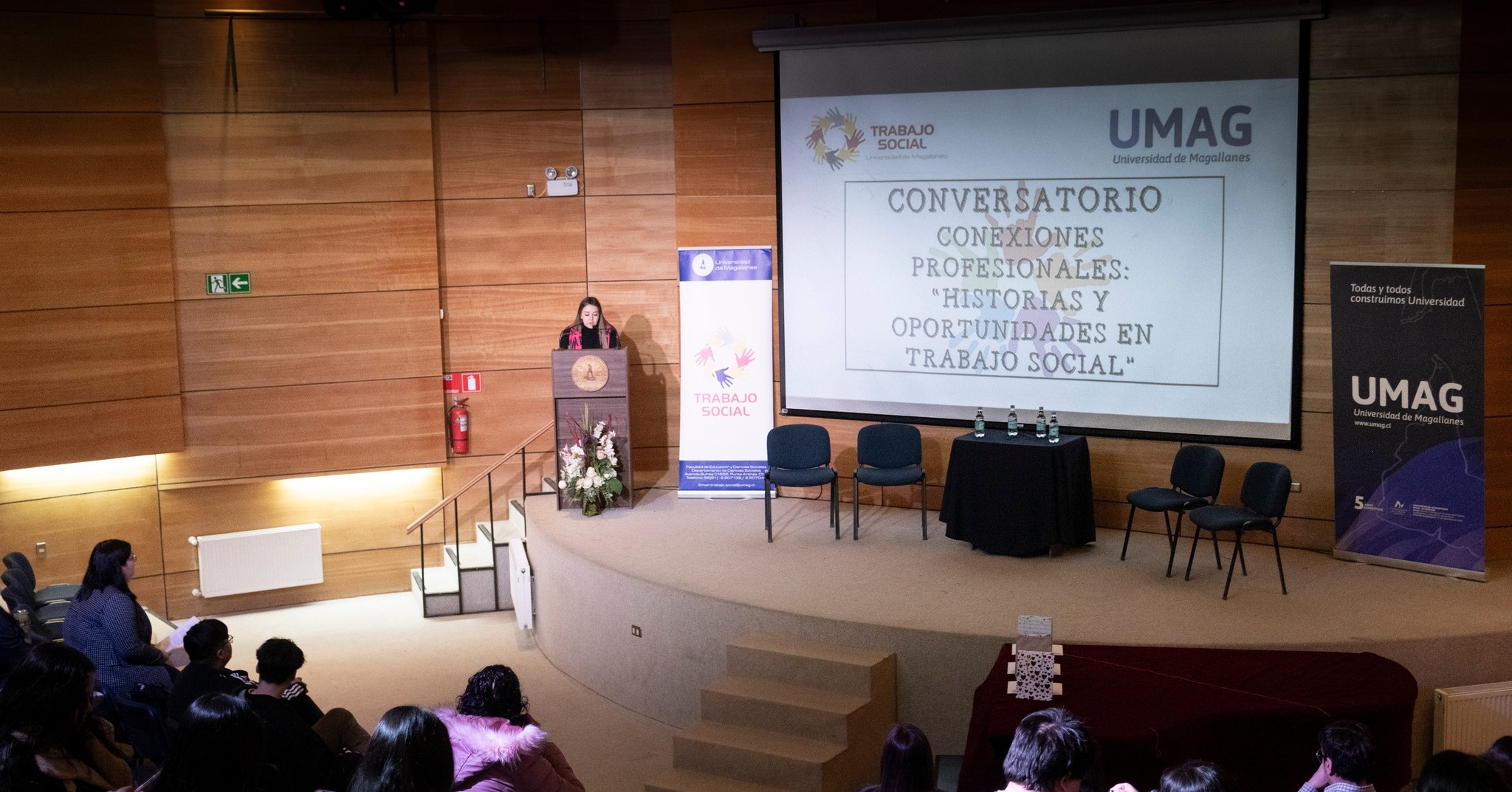 Trabajo Social celebró su día con conversatorio para reflexionar sobre oportunidad y desafíos laborales en Magallanes