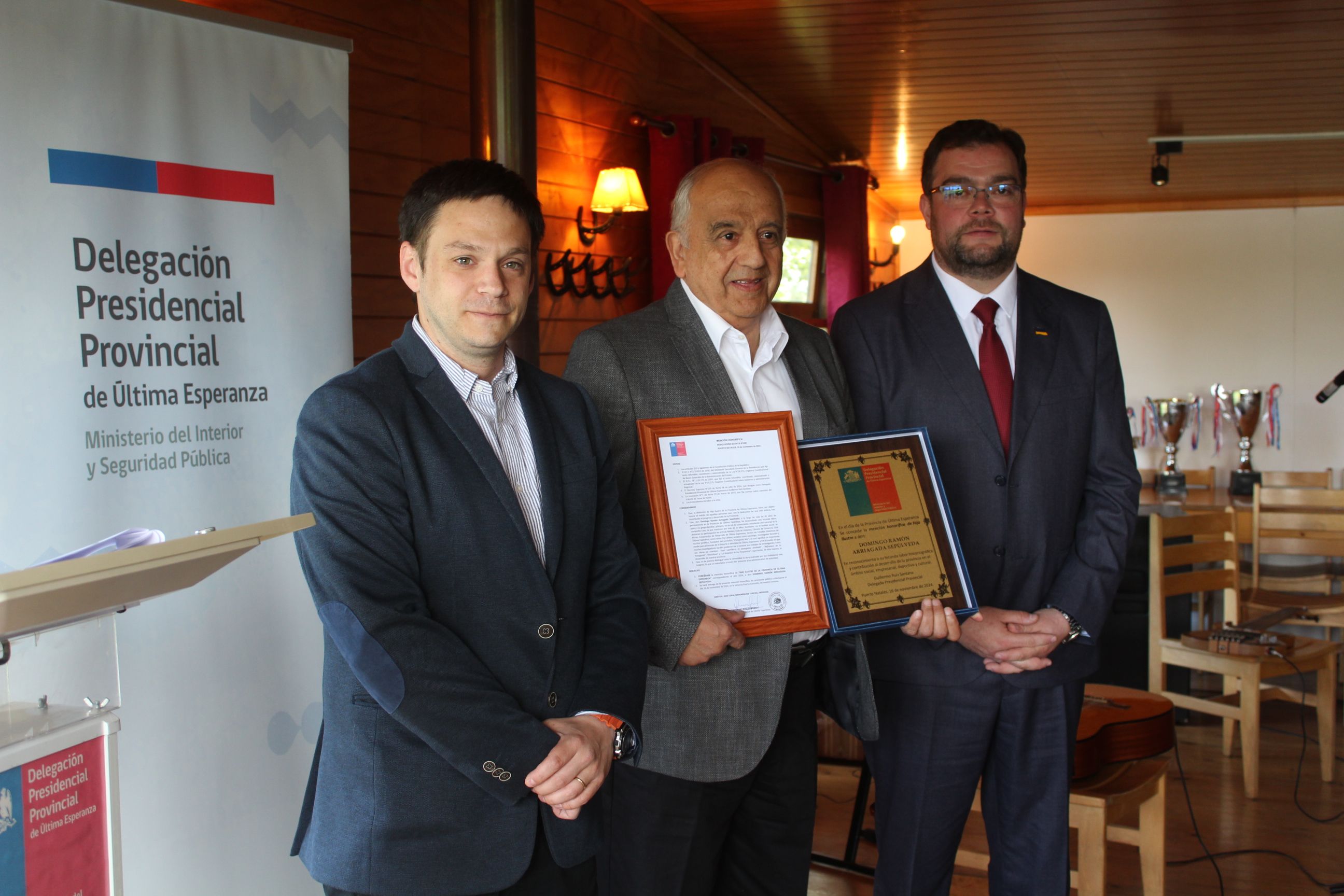 Se conmemoró el Día de la Provincia de Ultima Esperanza con reconocimiento al historiador Ramón Arriagada