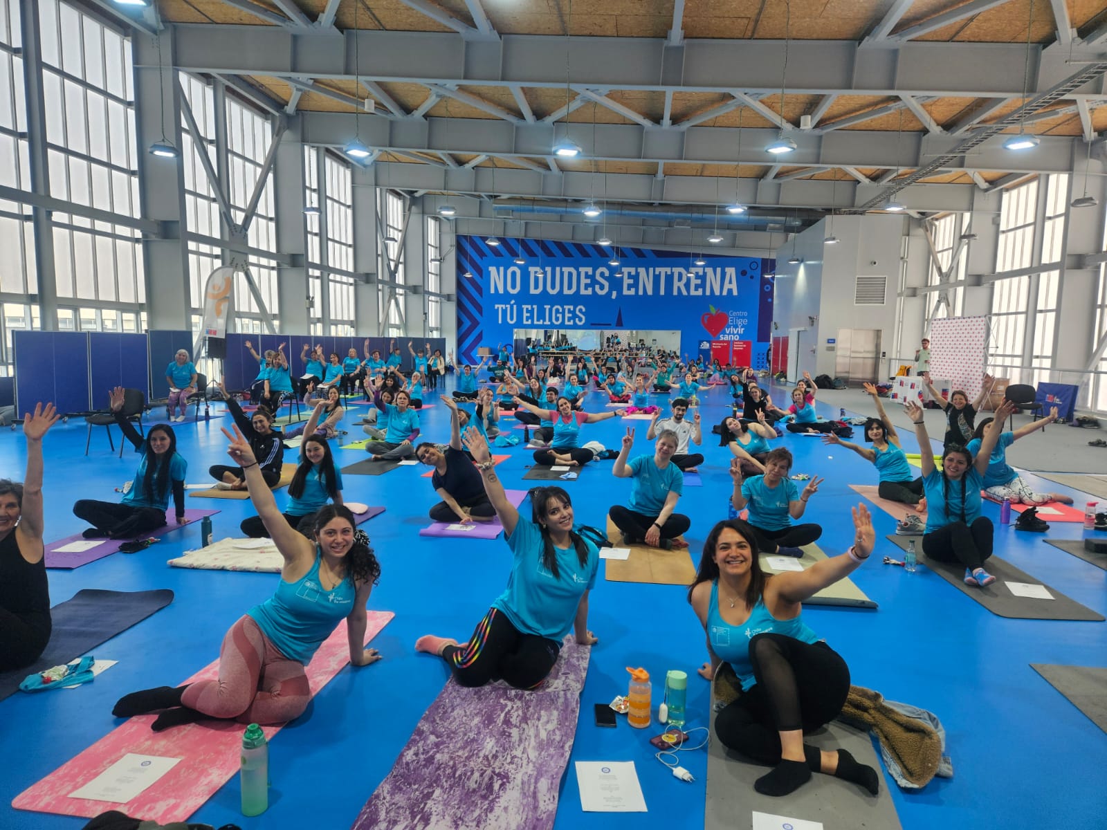200 personas participaron de Encuentro Yoga para Todos en el Centro Elige Vivir Sano de Punta Arenas