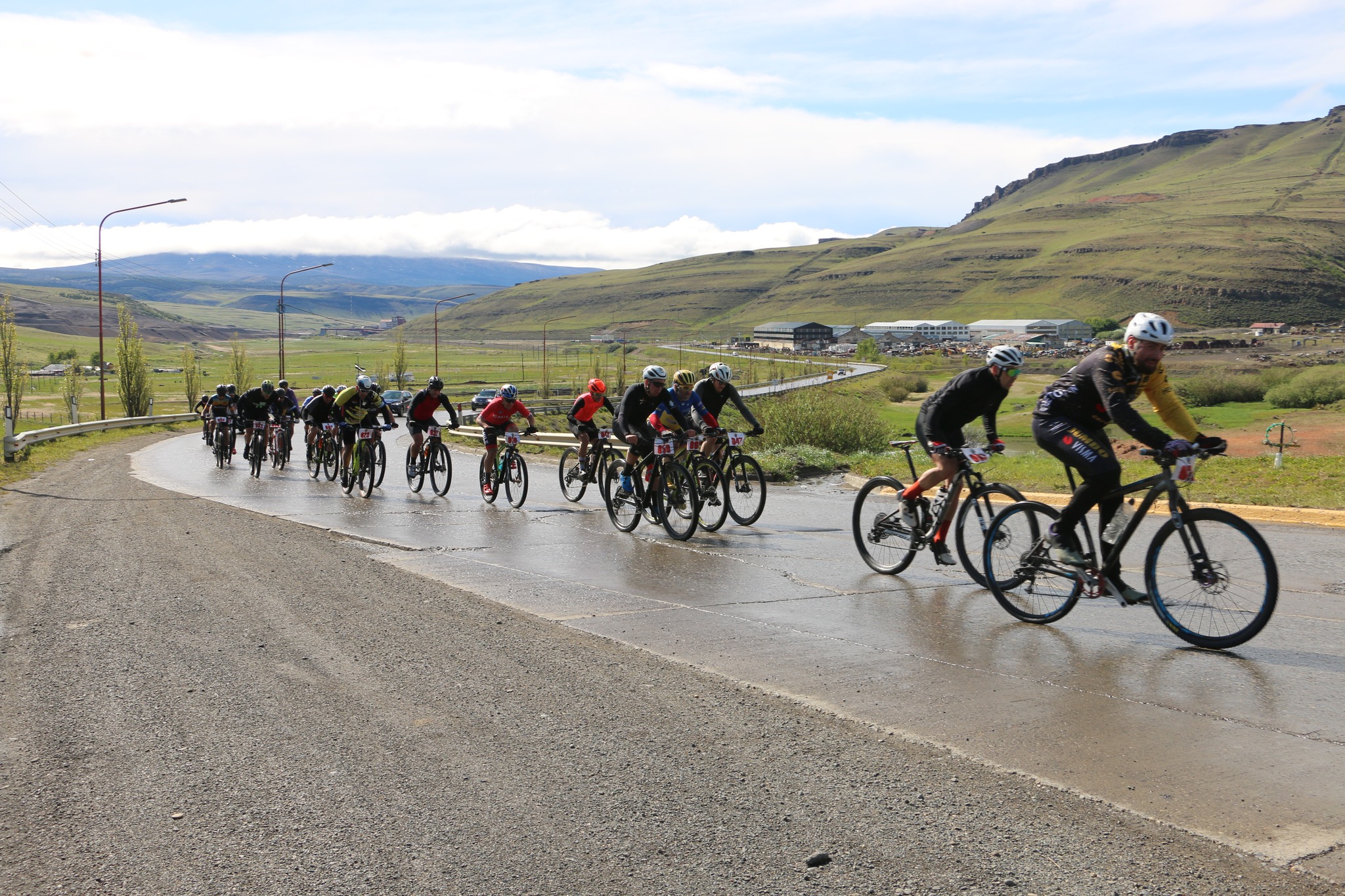 Bajo un hermoso día primaveral se realizó la 8a versión del Biatlón de la Integración 2024 entre Chile y Argentina