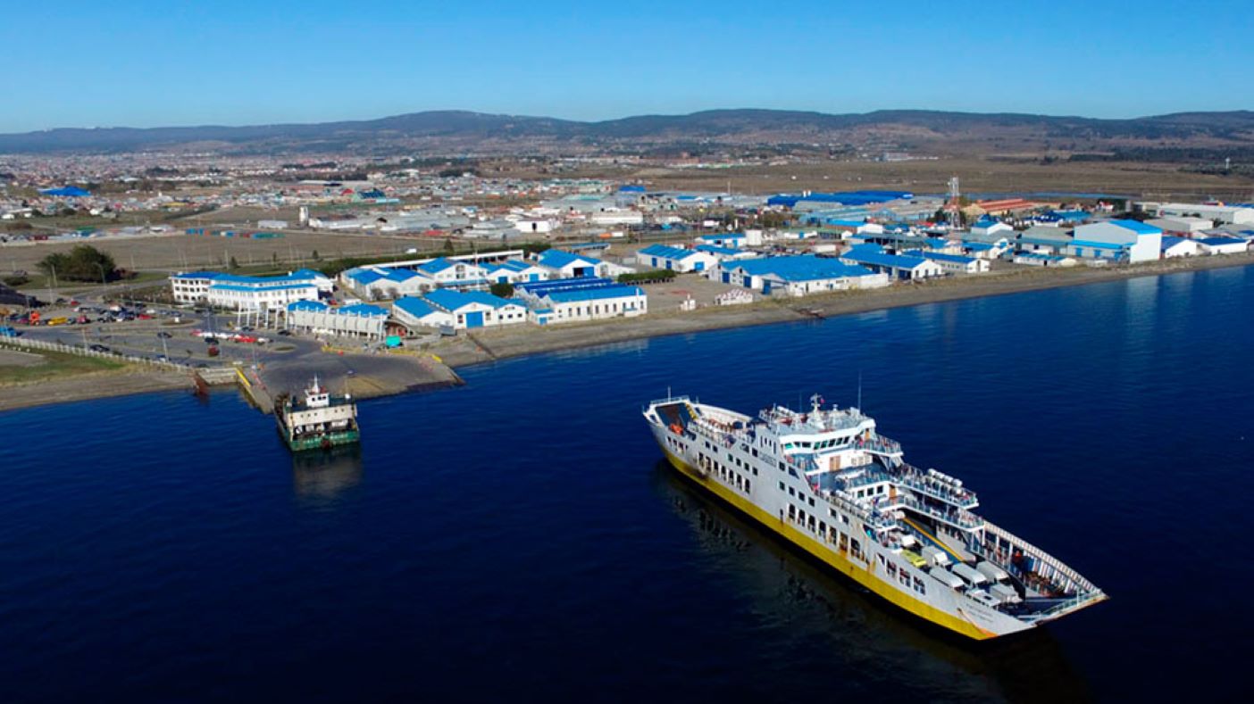 Se encuentra suspendido el cruce de barcazas en el estrecho de Magallanes por condiciones climáticas