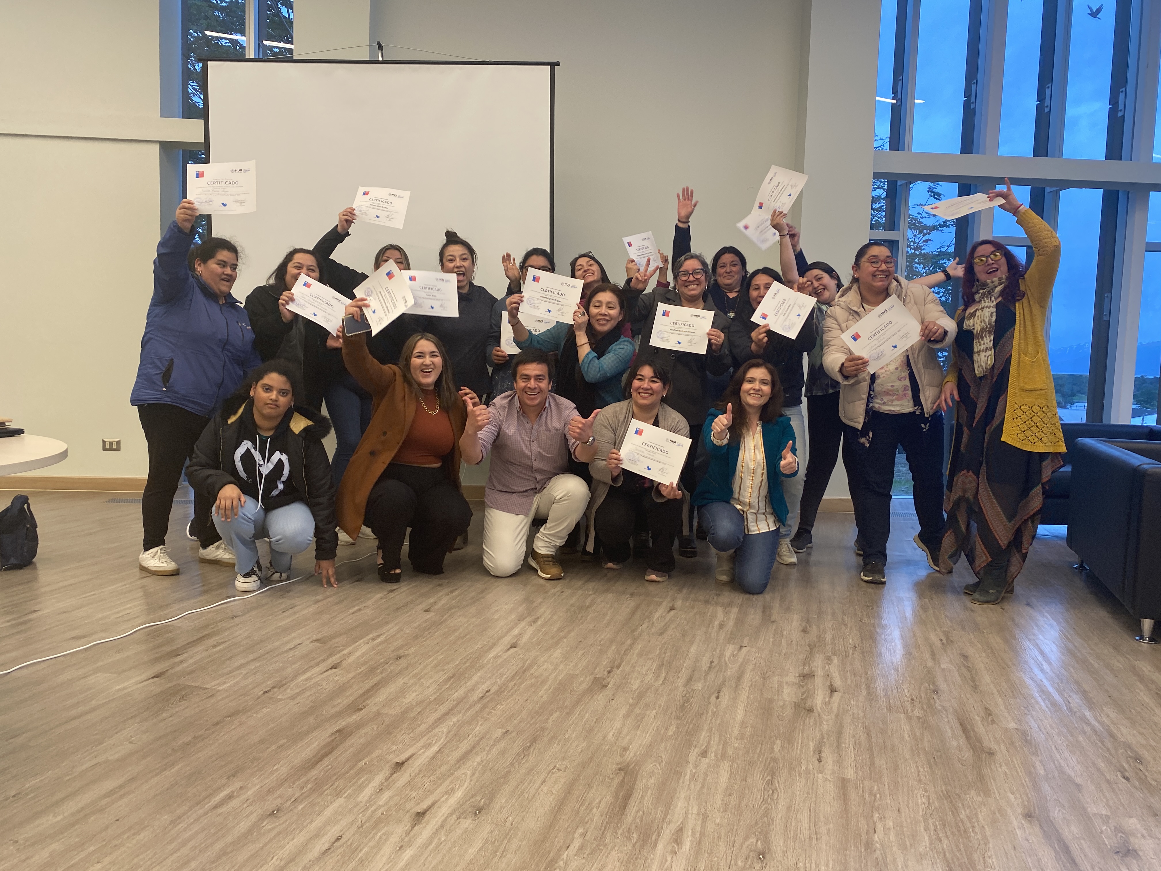 Escuela de Emprendimiento Femenino “Despegando desde Puerto Williams”