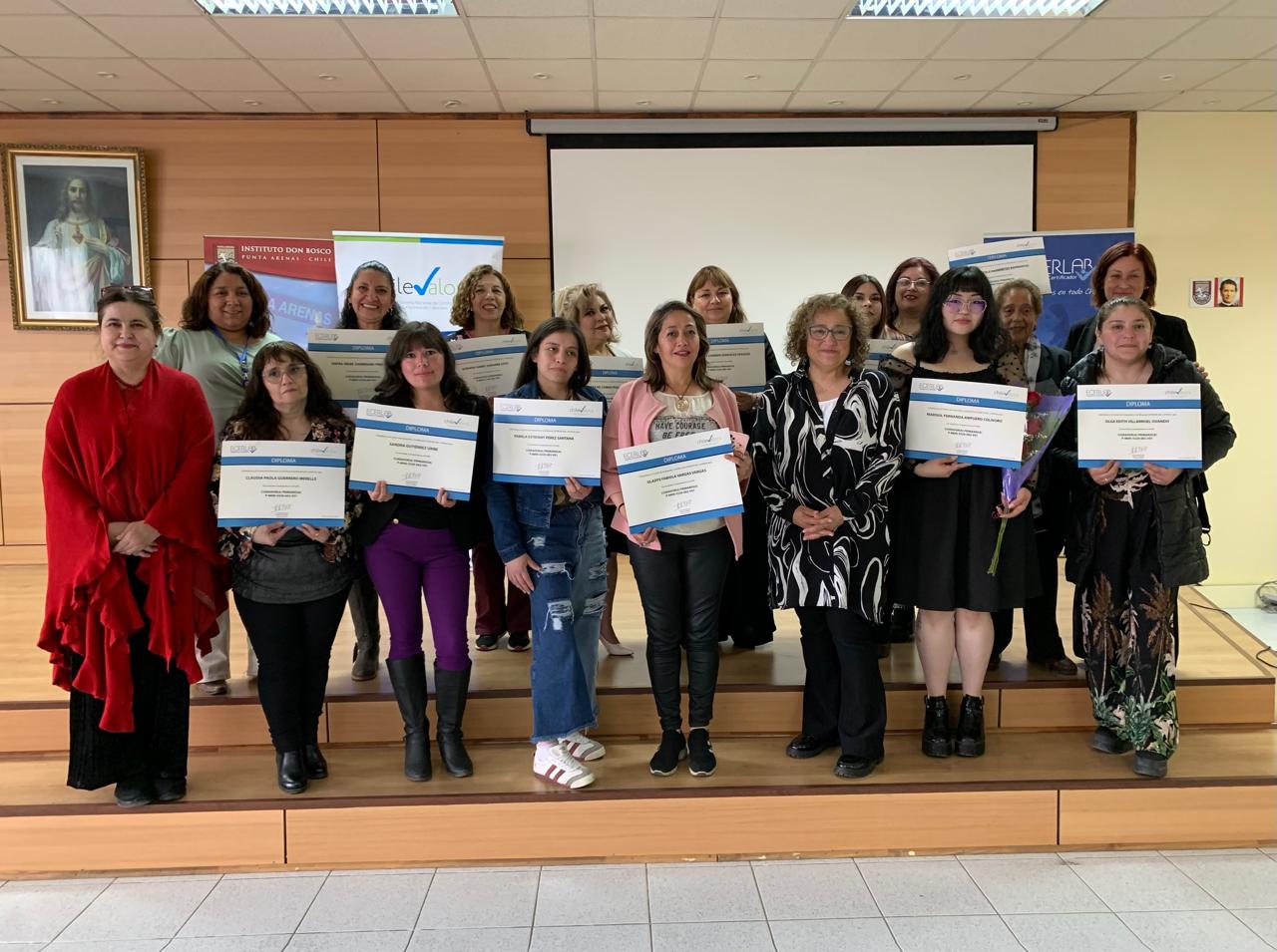 31 mujeres obtienen su certificación de competencias laborales como cuidadoras primarias