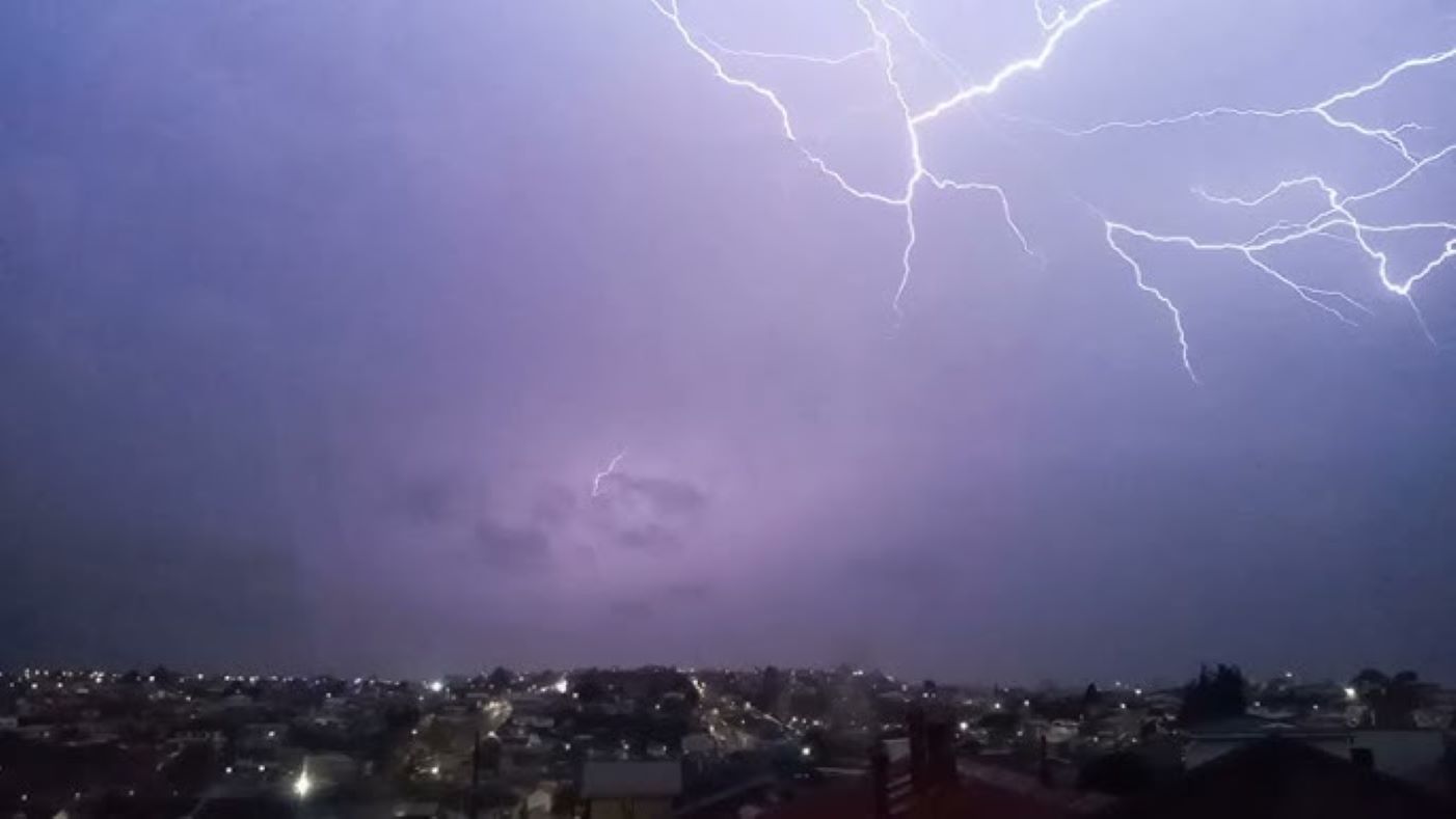 Tormentas eléctricas y vientos hasta 100 kmh se pronostican hoy en Magallanes