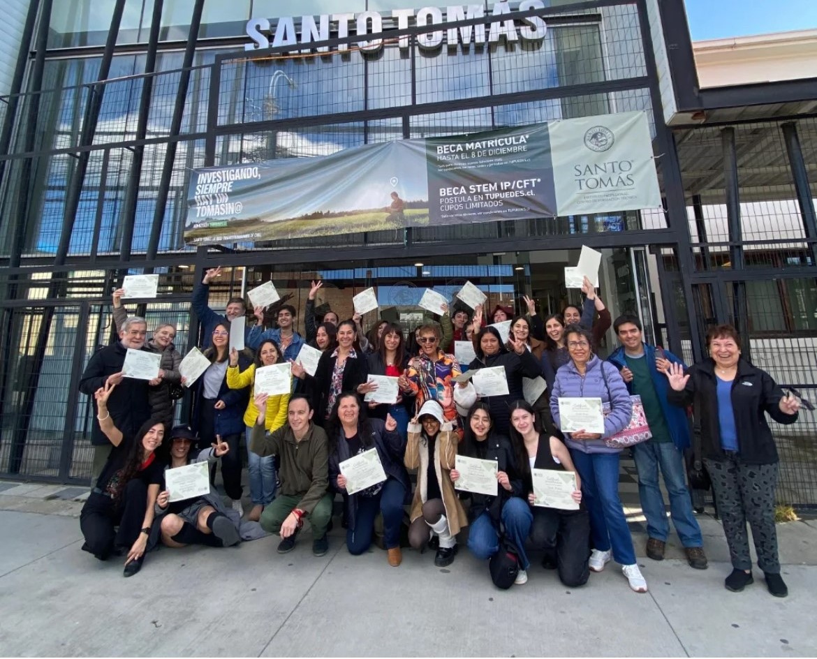 50 personas finalizaron exitoso taller de fotografía organizado por Santo Tomás