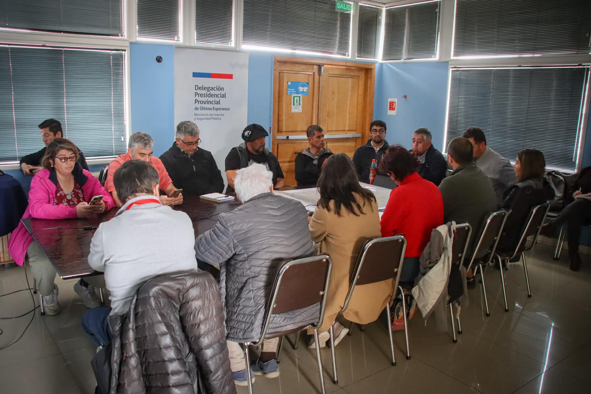 Realizan primera mesa público-privada de turismo de 2025 en Última Esperanza