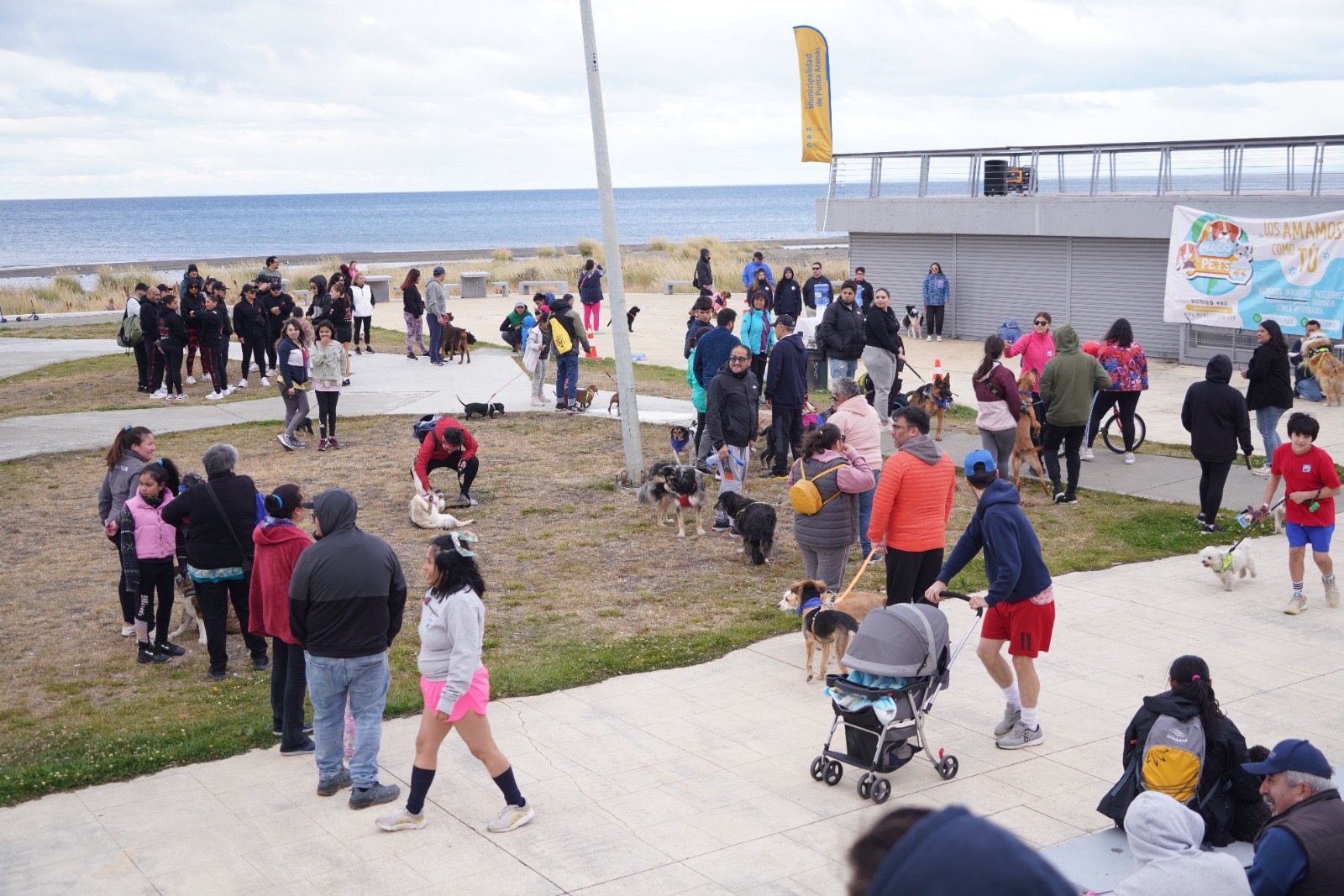 El deporte y las mascotas se tomaron la costanera este domingo