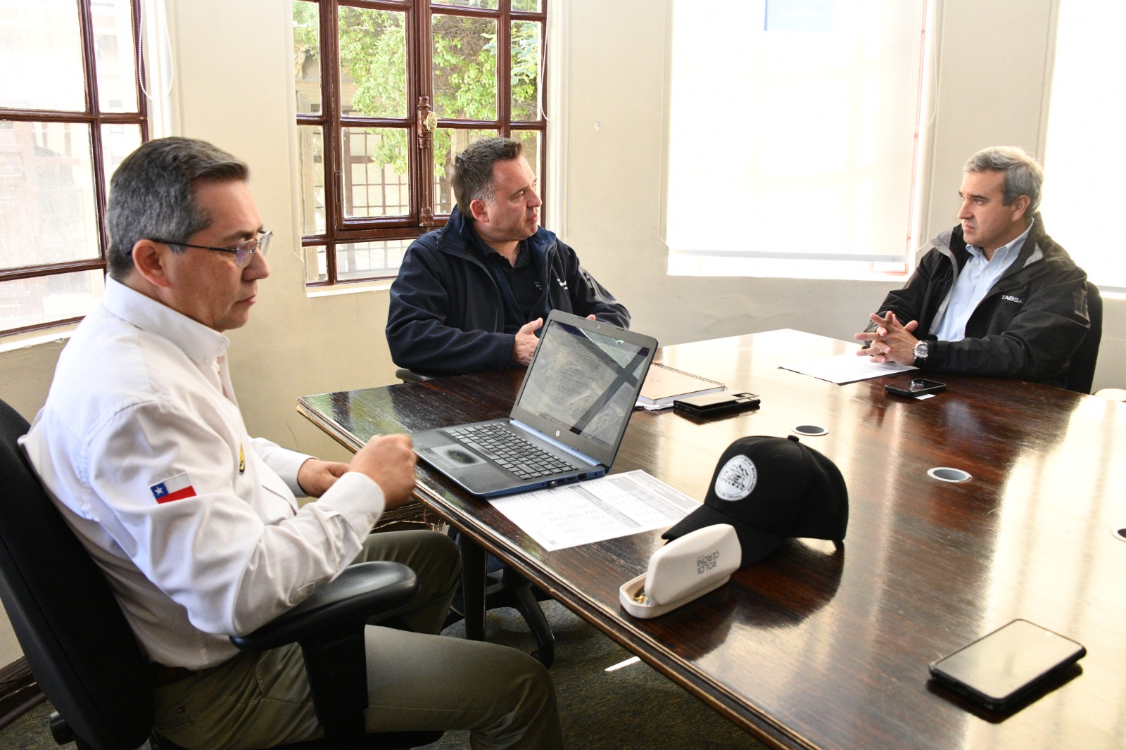 Municipalidad se reúne con Tabsa y Utramag para impulsar ruta Chile por Chile