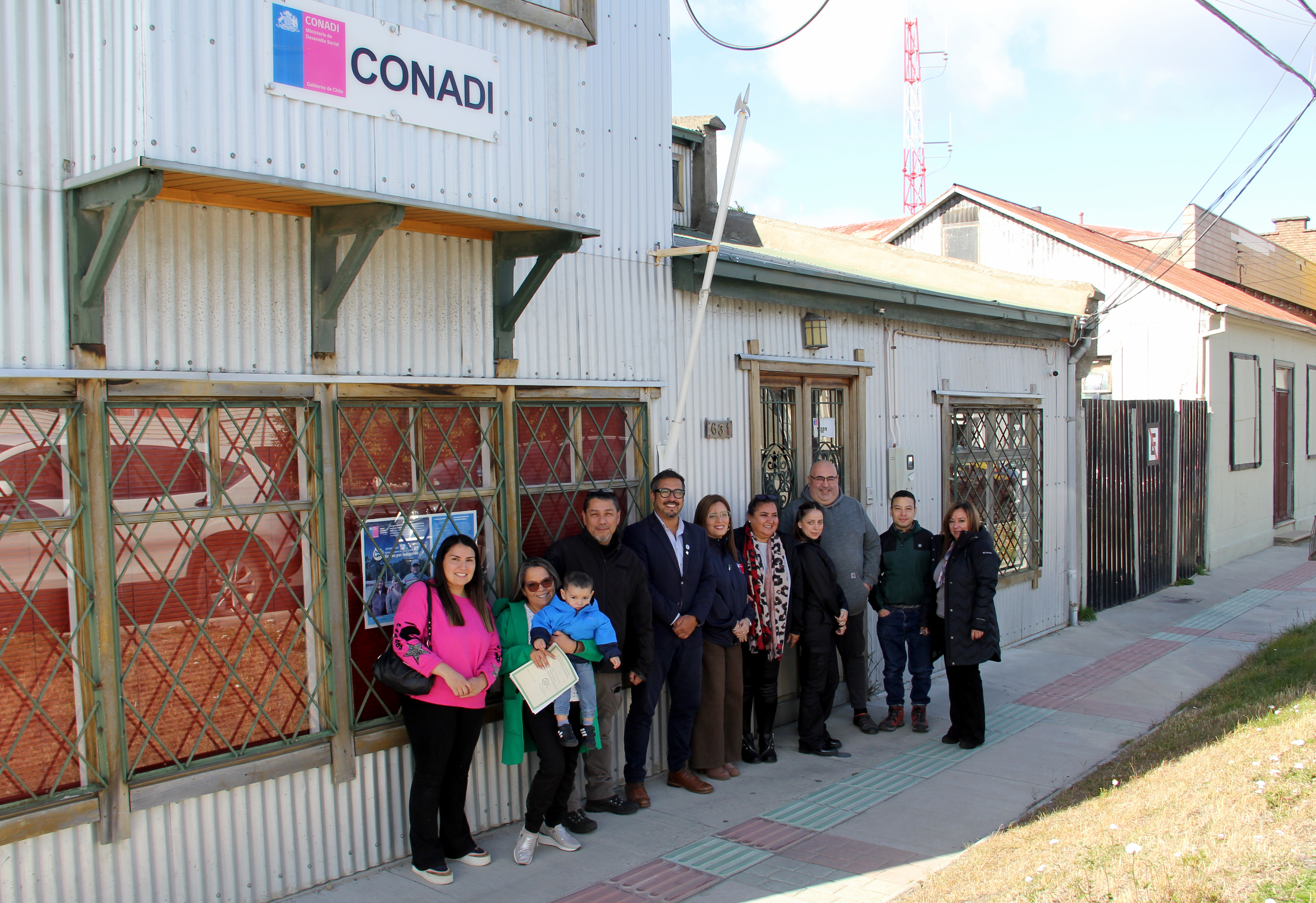 Director Nacional de CONADI llegó a Magallanes para visitar a comunidad Kawésqar de Puerto Edén