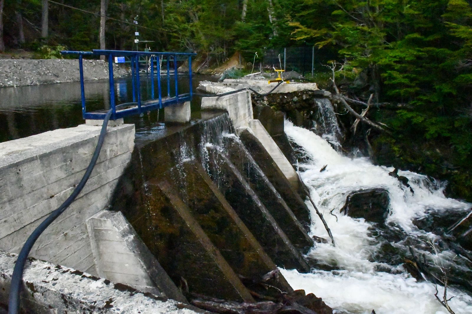 A nueve meses del desborde del río Róbalo: Realizan recorrido preventivo a instalaciones de Aguas Magallanes en Puerto Williams
