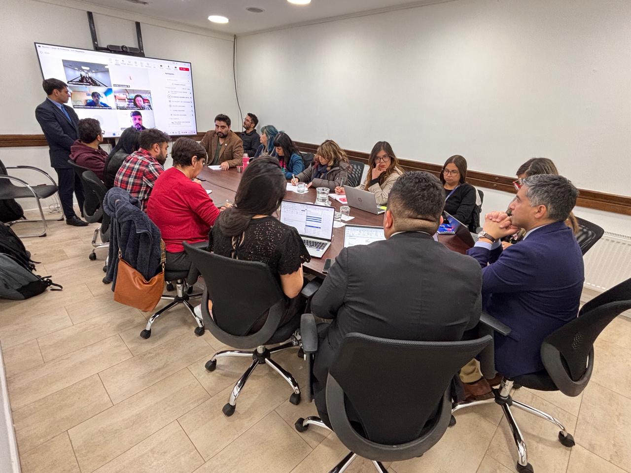 Slep Magallanes y Colegio de Profesores sostienen diálogo sobre mejoras en condiciones laborales